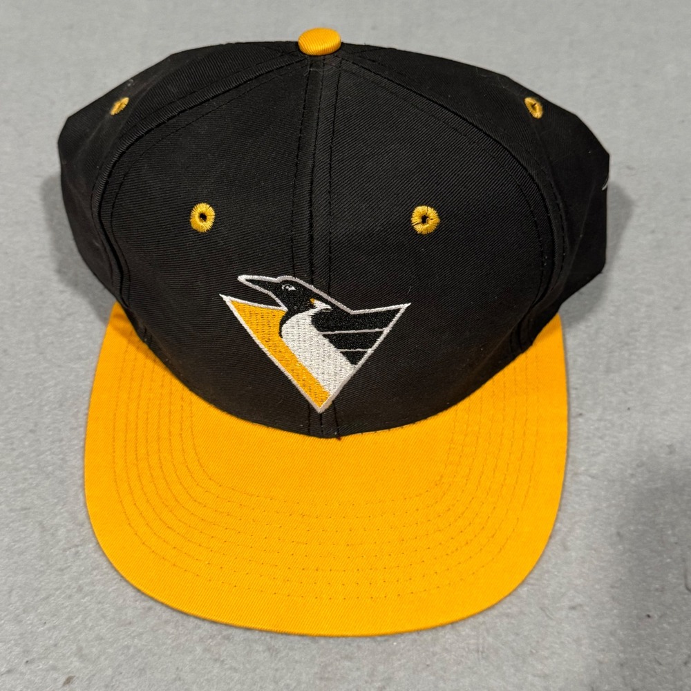 Logo 7 Pittsburgh Penguins Hat Mens OSFA Black Yellow Vintage Snapback NHL Cap
